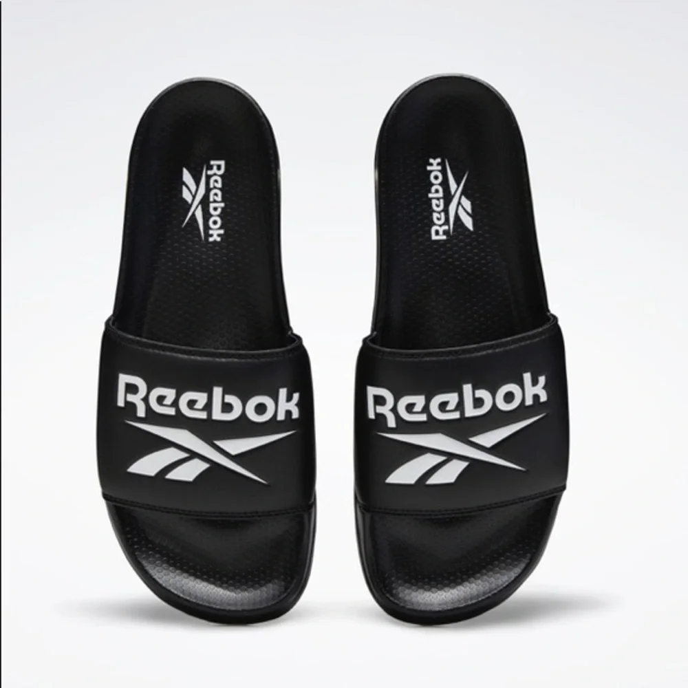BLACK/WHITE REEBOK UNISEX SLIDES❗️
